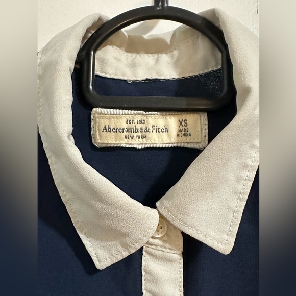 Chiffon Abercrombie dress shirt - Picture 3 of 4